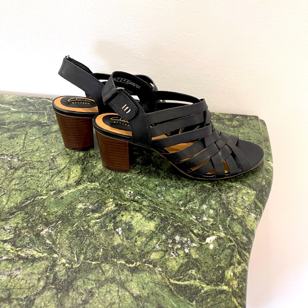 Clarks genuine leather black sandals